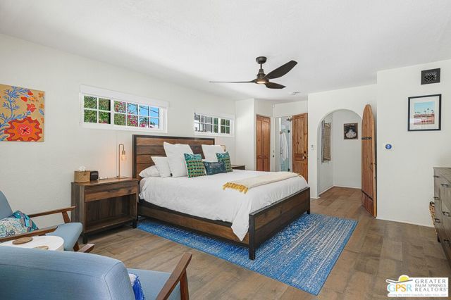 284 E Ocotillo Avenue, Palm Springs CA: https://media.crmls.org/mediaz/a21ace2c-ed94-4a16-b775-7f2b55cd978b.jpg