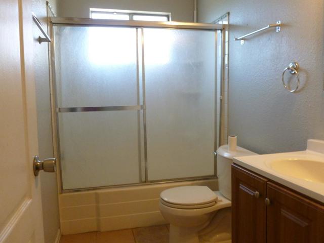 460 SE Jeremy Court, Oakdale CA: https://media.crmls.org/mediaz/a21ad680-9f27-4201-a62c-de28b6721ae0.jpg