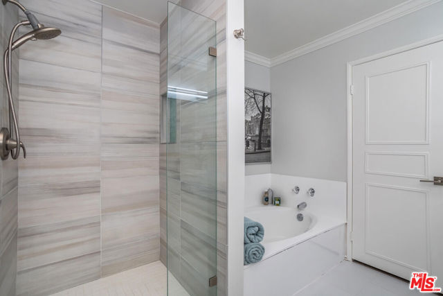 310 Tahiti Way, Marina del Rey CA: https://media.crmls.org/mediaz/a21bbabb-5eef-42b4-bceb-dd5a7f84c569.jpg
