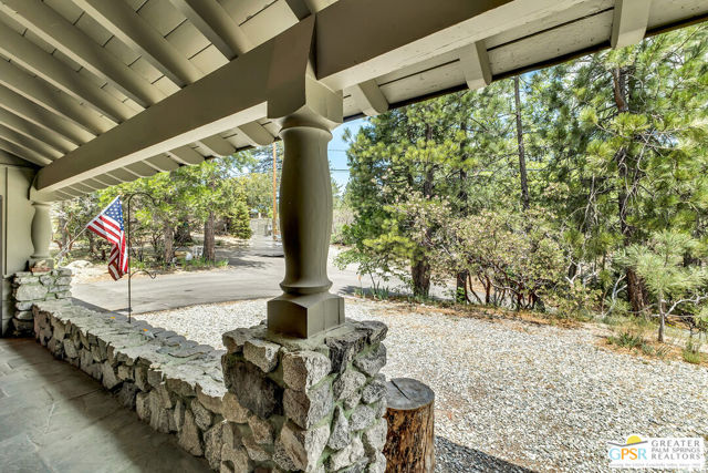 21395 Highway 243, Idyllwild CA: https://media.crmls.org/mediaz/a21c2550-c21d-4dae-8fa6-b4e0fc717cbe.jpg