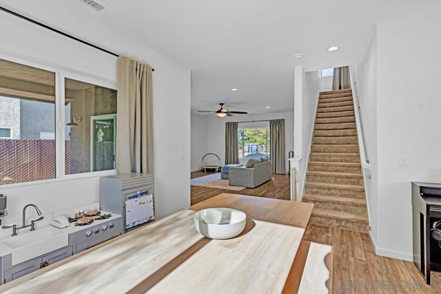 130 Scenic Dr, El Cajon CA: https://media.crmls.org/mediaz/a21c46ec-3707-47d5-9d08-47ed24825d1f.jpg