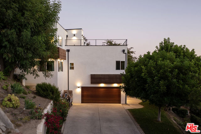 28333 Foothill Drive, Agoura Hills CA: https://media.crmls.org/mediaz/a21ca069-1291-42d1-a899-b45fc2c7df13.jpg