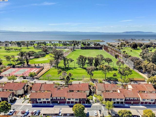 2513 Galleon Place, San Leandro CA: https://media.crmls.org/mediaz/a21caada-53ba-444b-9b3a-72c8ab2197d9.jpg