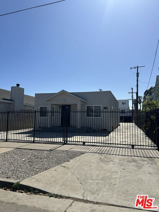 957 N Ardmore Avenue #2