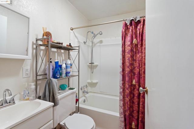 120 Sunset Ave, Vallejo CA: https://media.crmls.org/mediaz/a21e14e2-c796-4579-a0d0-efe3ce08cdb9.jpg