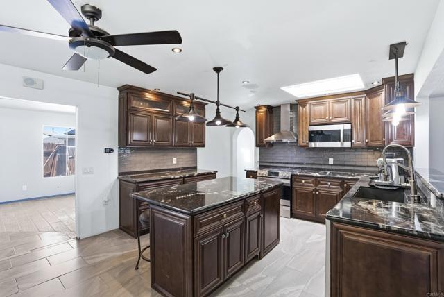 Detail Gallery Image 8 of 44 For 7851 Parma Ln, San Diego,  CA 92126 - 4 Beds | 2 Baths