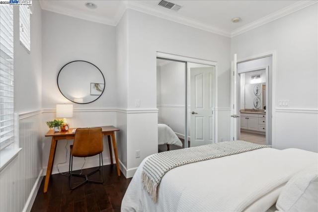 4875 Thorndike Ln, Dublin CA: https://media.crmls.org/mediaz/a21ec2ac-2841-4fb7-97b4-28bb40f04ad3.jpg