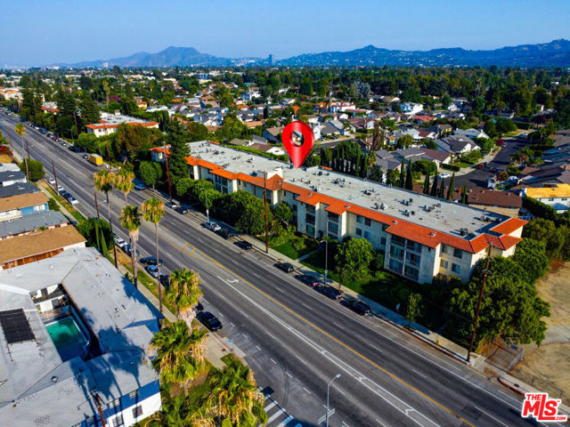 12830 Burbank Boulevard, Valley Village CA: https://media.crmls.org/mediaz/a21f1371-8b0b-4e7a-8d55-3dfde6e10e7e.jpg