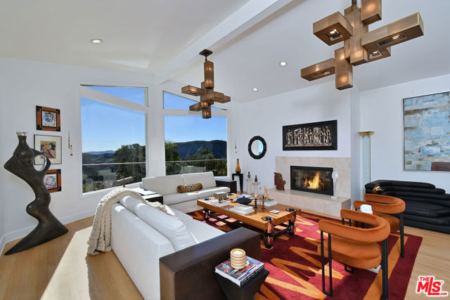 130 Dapplegray Road, Bell Canyon CA: https://media.crmls.org/mediaz/a21f4314-55e5-4158-b8c4-689f42adadb2.jpg