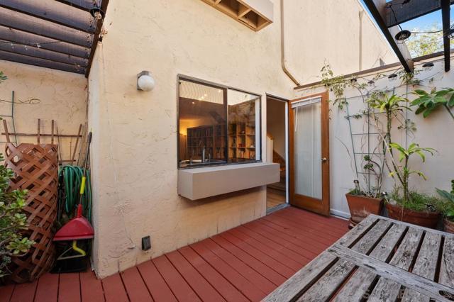 3205 Via Alicante, La Jolla CA: https://media.crmls.org/mediaz/a21fa4ee-fd84-4b0b-8dce-15494644fb53.jpg