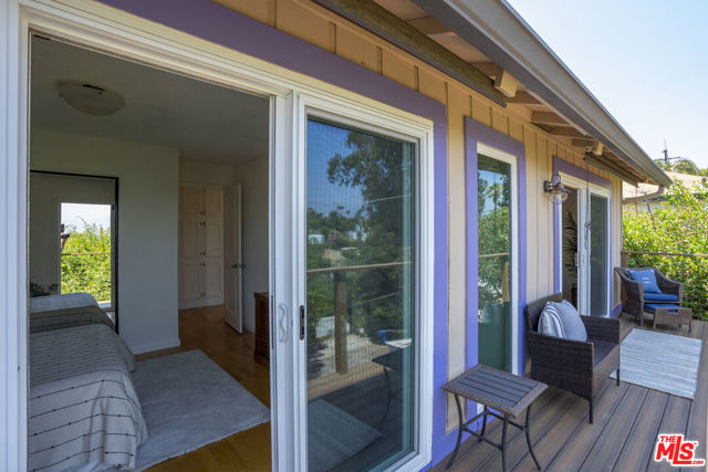 353 Mavis Drive, Los Angeles CA: https://media.crmls.org/mediaz/a21ff852-f33d-4834-a51b-c34e71cb81a7.jpg