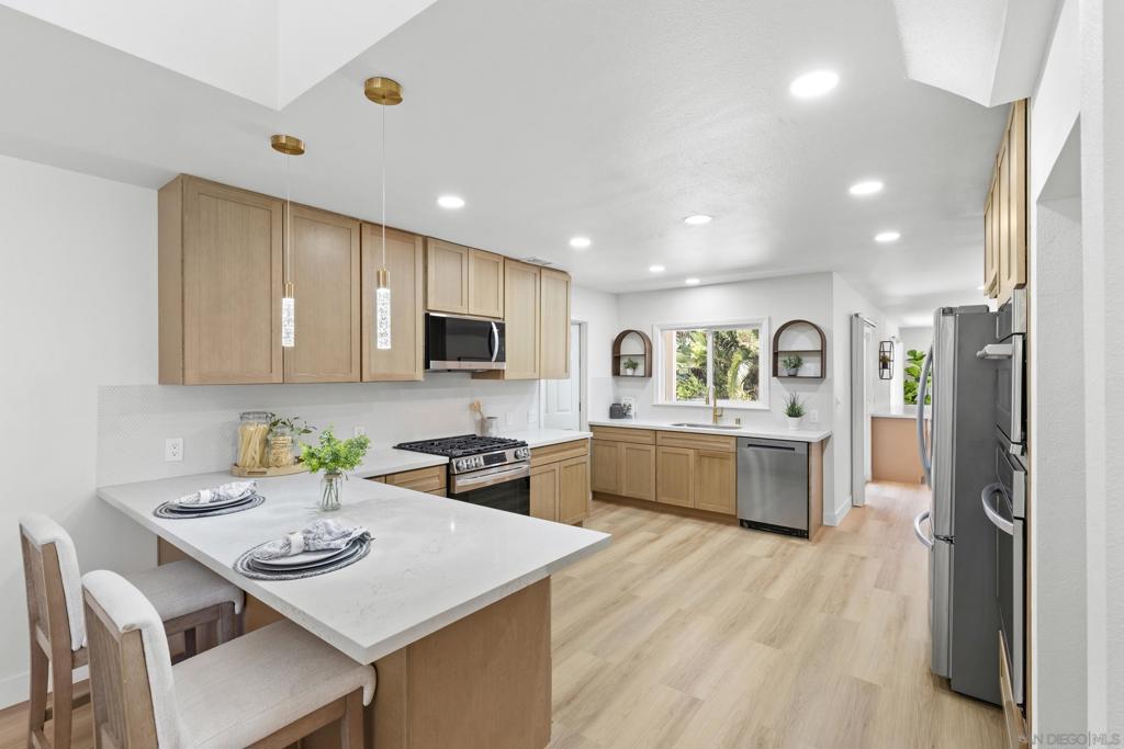 7001 Almaden Ln - photo 3