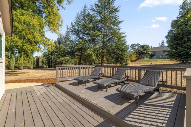 16035 Oak Glen Avenue, Morgan Hill CA: https://media.crmls.org/mediaz/a2203d8f-a870-4f47-aab1-9e7c933bad50.jpg