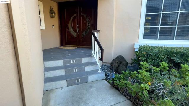 2270 Tamarisk Ct, Discovery Bay CA: https://media.crmls.org/mediaz/a2203f06-3fb8-4fdf-9d27-ab798e787dd9.jpg
