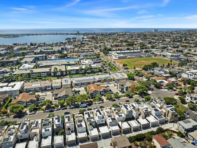 3955 Shasta St, San Diego CA: https://media.crmls.org/mediaz/a2209888-8e0d-486d-bddf-597289dc176b.jpg