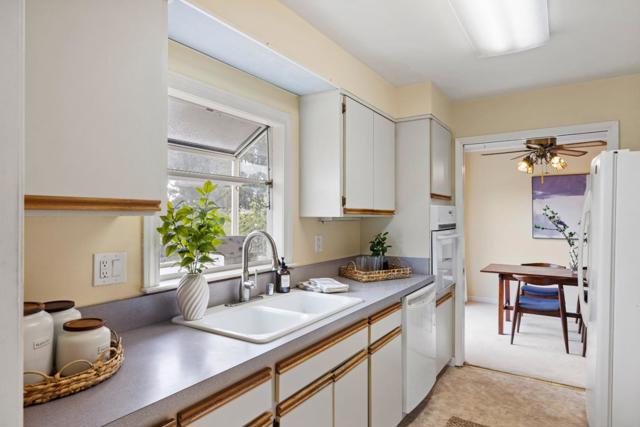 2061 Marsala Circle, Monterey CA: https://media.crmls.org/mediaz/a220ae47-2d4d-4b2e-b1f4-de3e7792bc64.jpg