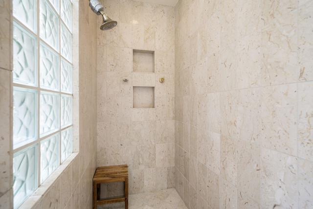 Image 37 of 75 For 44140 Lakeside Drive