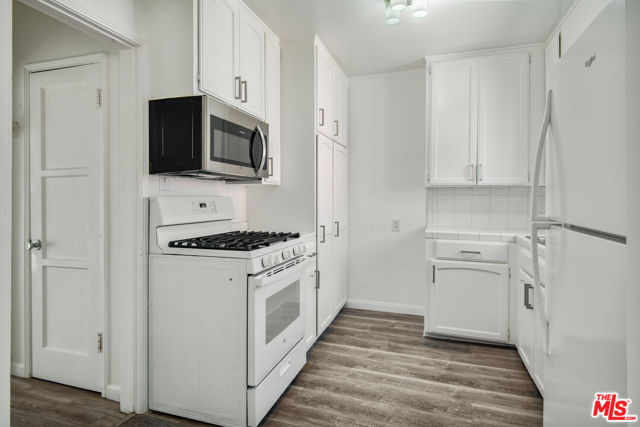 Image 10 of 19 For 702 Pacific Coast Highway