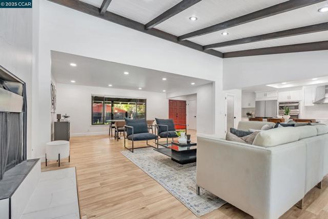 1821 S Main St, Walnut Creek CA: https://media.crmls.org/mediaz/a223523f-8114-4acb-84ee-f6ffaa72824c.jpg