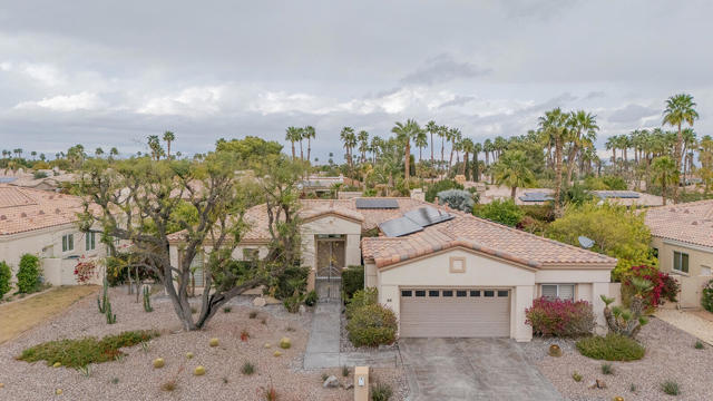 64 Laken Lane, Palm Desert CA: https://media.crmls.org/mediaz/a2238ccc-5bfa-4839-a599-7d627132d491.jpg