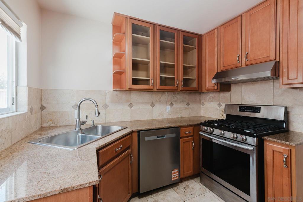 7347 Fay Ave - photo 3