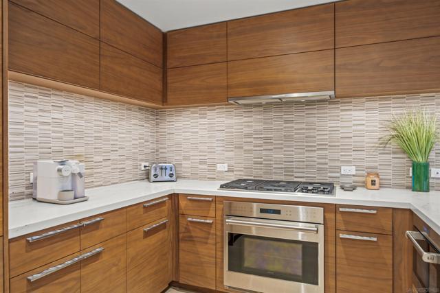 888 W E St, San Diego CA: https://media.crmls.org/mediaz/a2248b73-b018-46a3-9a33-b8fa908acfe0.jpg