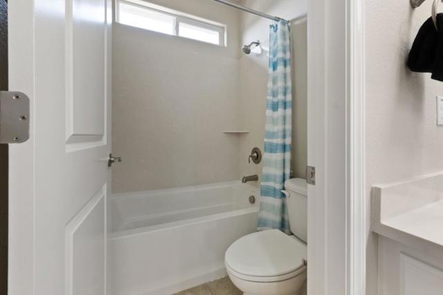 Image 46 of 62 For 32210 Regents Boulevard