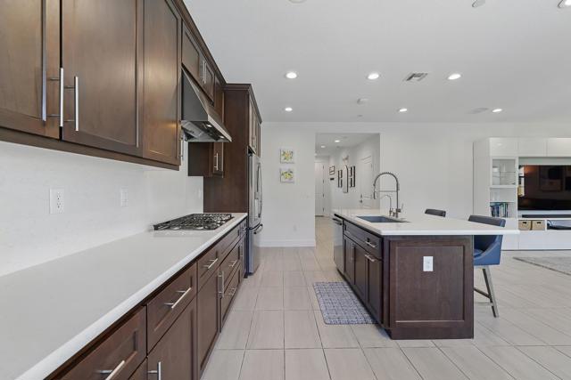 410 E Redberry Place, Mountain House CA: https://media.crmls.org/mediaz/a225265b-3d81-4fc4-bf1b-4c22b91c2cb9.jpg