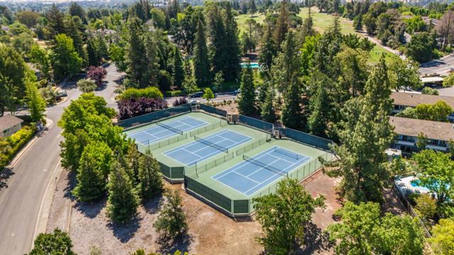 529 Adirondack Way, Walnut Creek CA: https://media.crmls.org/mediaz/a2255a02-89d8-49dd-a378-217bbbd2e71c.jpg