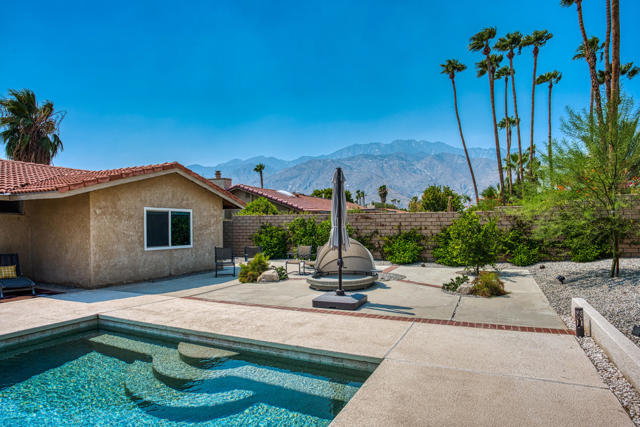 2450 Tamarisk Road, Palm Springs CA: https://media.crmls.org/mediaz/a225e175-7608-4202-bc92-a5e7d40751c4.jpg