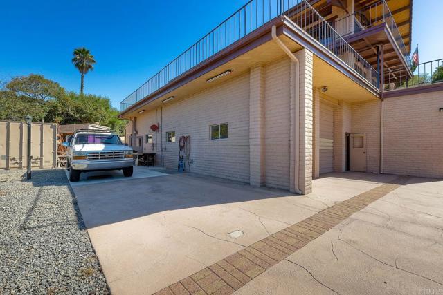 Detail Gallery Image 14 of 75 For 2335 Mirador, Vista,  CA 92084 - 5 Beds | 2/1 Baths