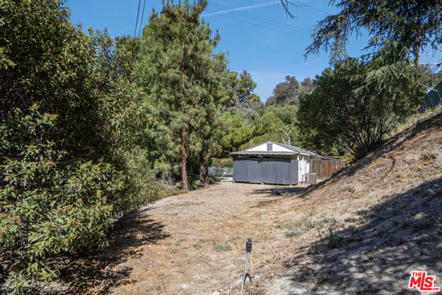 7815 Denivelle Road, Sunland CA: https://media.crmls.org/mediaz/a226aae9-06f2-47c8-b5af-bae8850051ac.jpg