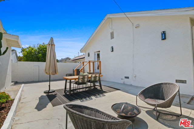 3620 5th Avenue, Los Angeles CA: https://media.crmls.org/mediaz/a227318f-d8cb-4541-b6b6-2cc3afa0d4d6.jpg