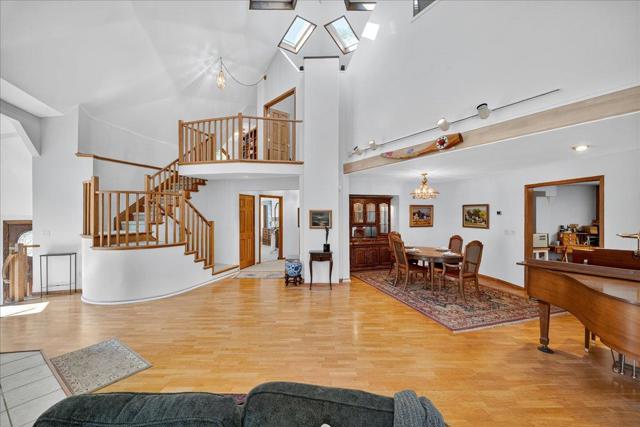 5224 Twin Falls Road, Morgan Hill CA: https://media.crmls.org/mediaz/a2278ba4-d0fc-4725-83e9-7c72052e9ff9.jpg