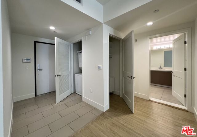 11715 W BELLAGIO Road, Los Angeles CA: https://media.crmls.org/mediaz/a22797a8-db7a-4589-b080-5a2c01823824.jpg