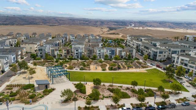 1956 Infinity Lane, Chula Vista CA: https://media.crmls.org/mediaz/a227fd1c-7ff5-4dac-87f3-8401856c8fc7.jpg