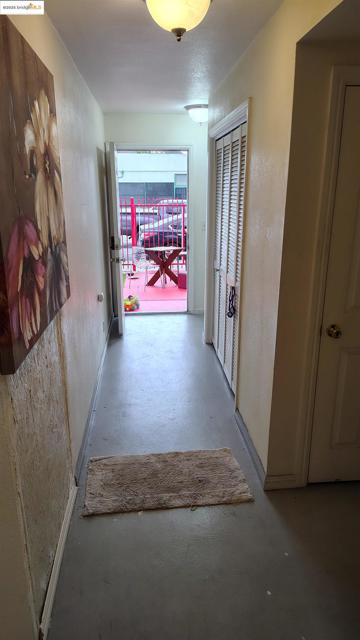 3532 San Leandro St, Oakland CA: https://media.crmls.org/mediaz/a2285f6f-90aa-4d39-b9ea-9026e9459e5d.jpg