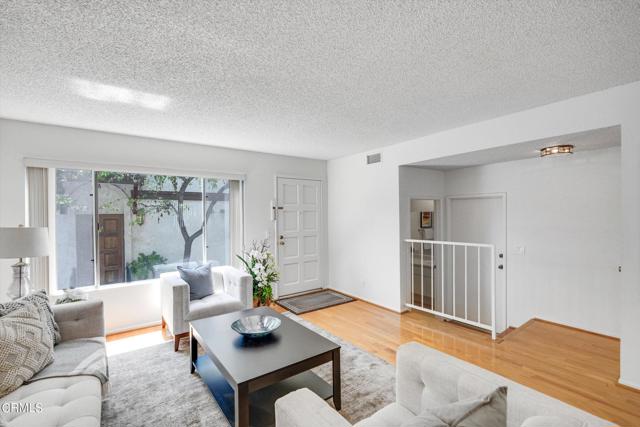 Detail Gallery Image 12 of 41 For 149 S Avenue 54 #14,  Los Angeles,  CA 90042 - 2 Beds | 2/1 Baths