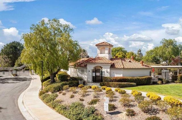 42944 Calle Reva, Temecula CA: https://media.crmls.org/mediaz/a229c14a-0c64-4e5e-a8d3-e50d9a9732a4.jpg