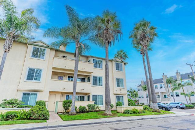 207 Elkwood Ave, Imperial Beach CA: https://media.crmls.org/mediaz/a22a2b65-2b9d-4adc-8b45-d579c96e4219.jpg