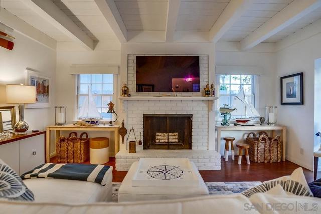 75 Corinthian Walk, Long Beach CA: https://media.crmls.org/mediaz/a22a4bec-d466-4e75-a4b3-794042dd09e2.jpg