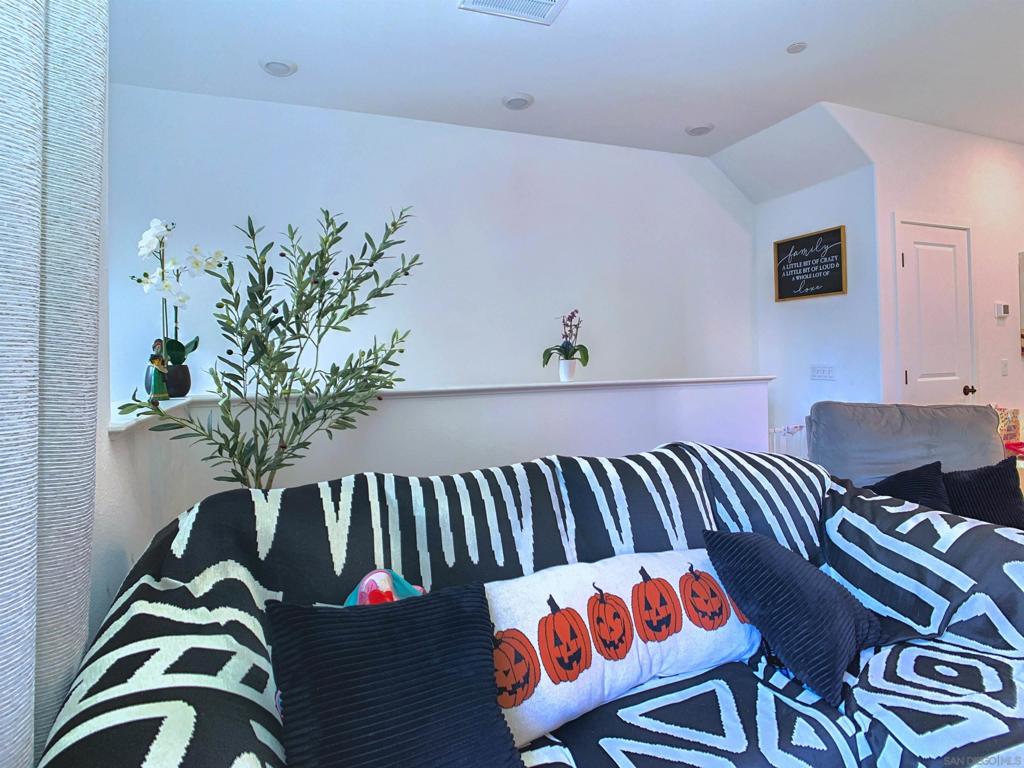 MLS #250039012SD image #16