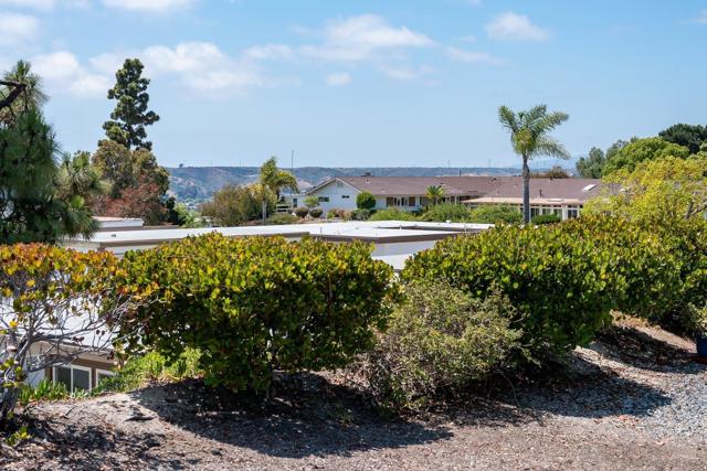 3685 N Vista Campana, Oceanside CA: https://media.crmls.org/mediaz/a22b070a-2c5c-4960-b350-a4f7708ba50a.jpg