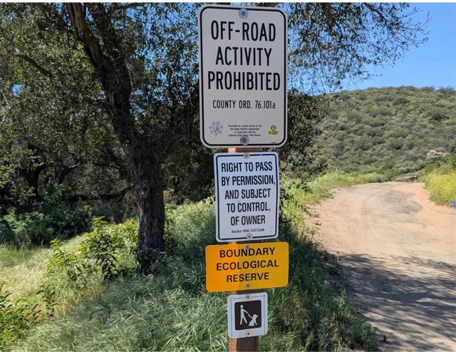 Detail Gallery Image 3 of 45 For 3333 Suncrest Bld, El Cajon,  CA 92021 - 5 Beds | 2 Baths