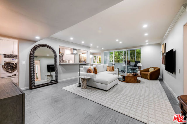 1015 N Kings Road, West Hollywood CA: https://media.crmls.org/mediaz/a22c55bb-55ab-4ab2-989c-ed690de4c60c.jpg