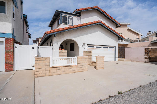 5451 Reef Way, Oxnard CA: https://media.crmls.org/mediaz/a22c9efe-80c8-49d7-89e2-09d1f67eeecf.jpg