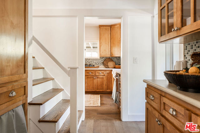 2107 Santa Rosa Avenue, Altadena CA: https://media.crmls.org/mediaz/a22d2033-ee6c-4363-97d3-a47db151525b.jpg