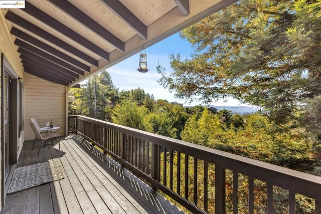 17032 Broadway Ter, Oakland CA: https://media.crmls.org/mediaz/a22d2446-f6b1-4d74-9d58-2f470b0efec0.jpg