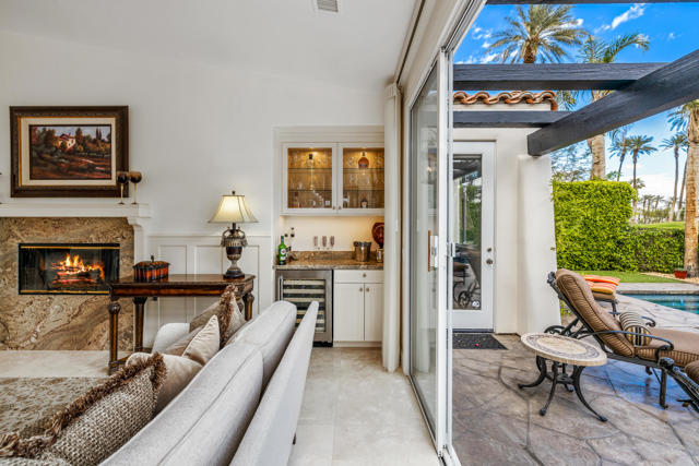 56708 Palms Drive, La Quinta CA: https://media.crmls.org/mediaz/a22d30c6-3662-44c0-abcd-aadc5e7b2f93.jpg