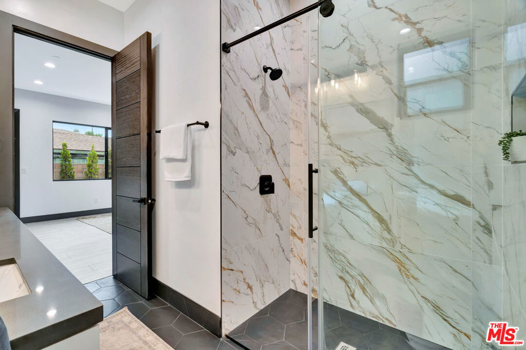 MLS #25536553 image #21